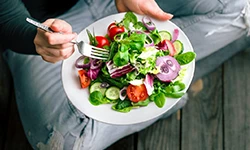 Eat-fresh-fruits-vegetables_compressed